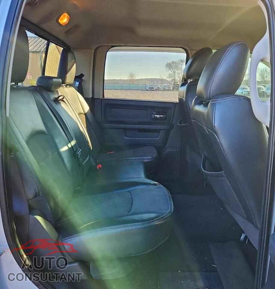 DODGE RAM 1500 2012 - 1C6RD7MT2CS122254