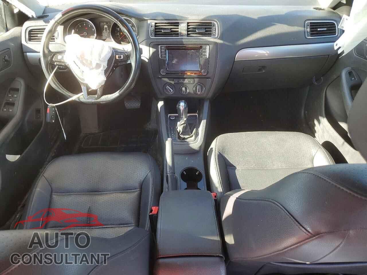 VOLKSWAGEN JETTA 2017 - 3VWDB7AJ3HM352166