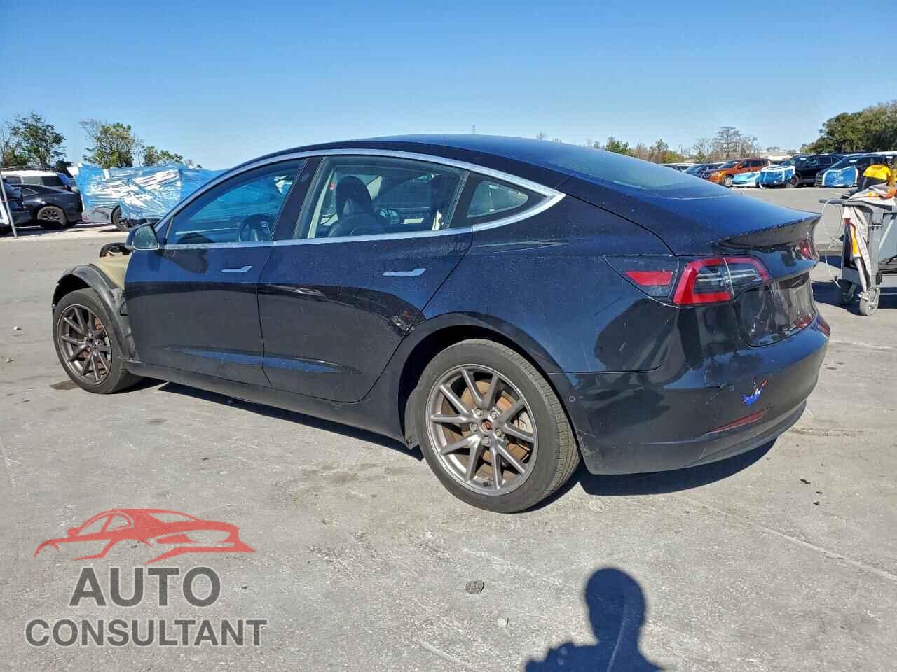TESLA MODEL 3 2018 - 5YJ3E1EB5JF093972