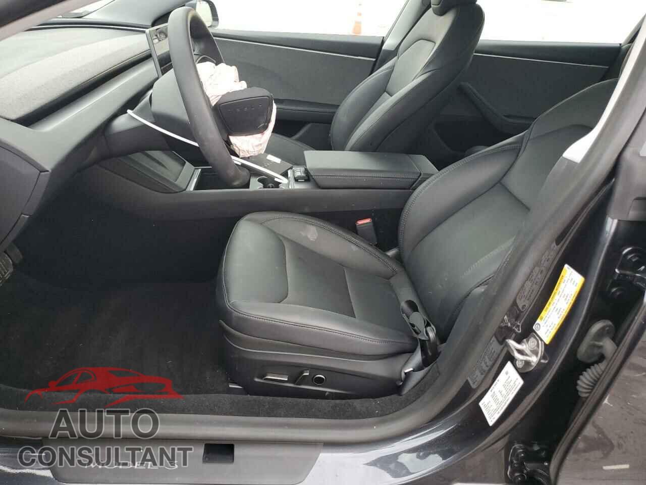 TESLA MODEL 3 2024 - 5YJ3E1EA3RF784811