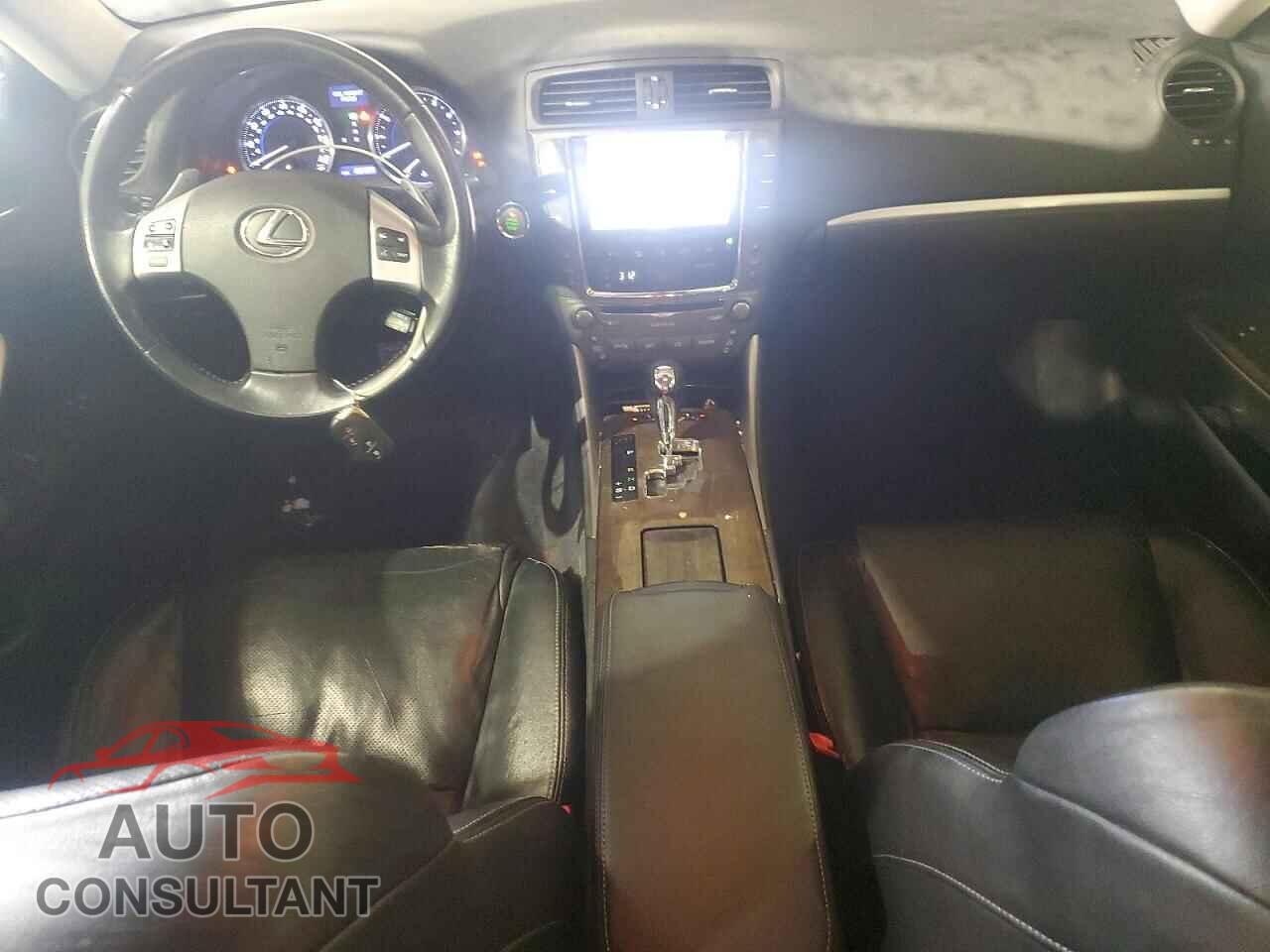 LEXUS IS 2012 - JTHCF5C29C5057003