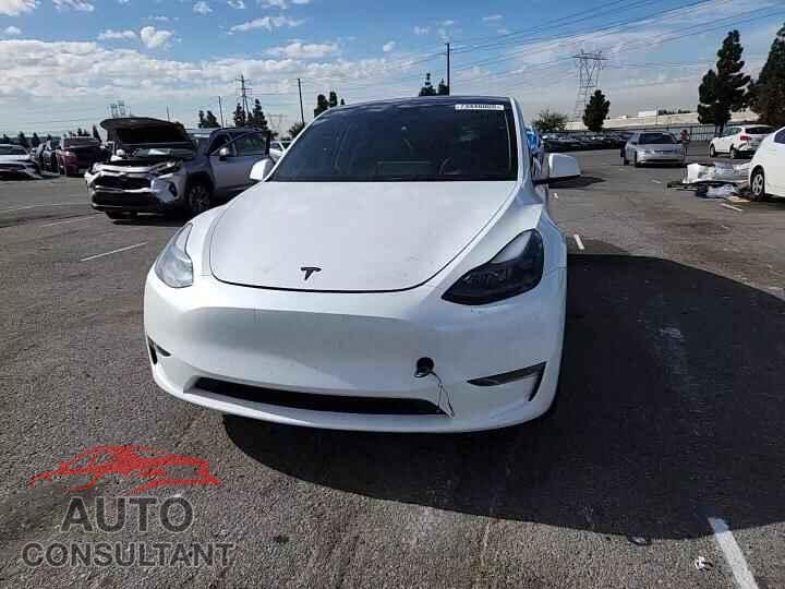 TESLA MODEL Y 2024 - 7SAYGDEE2RA259436