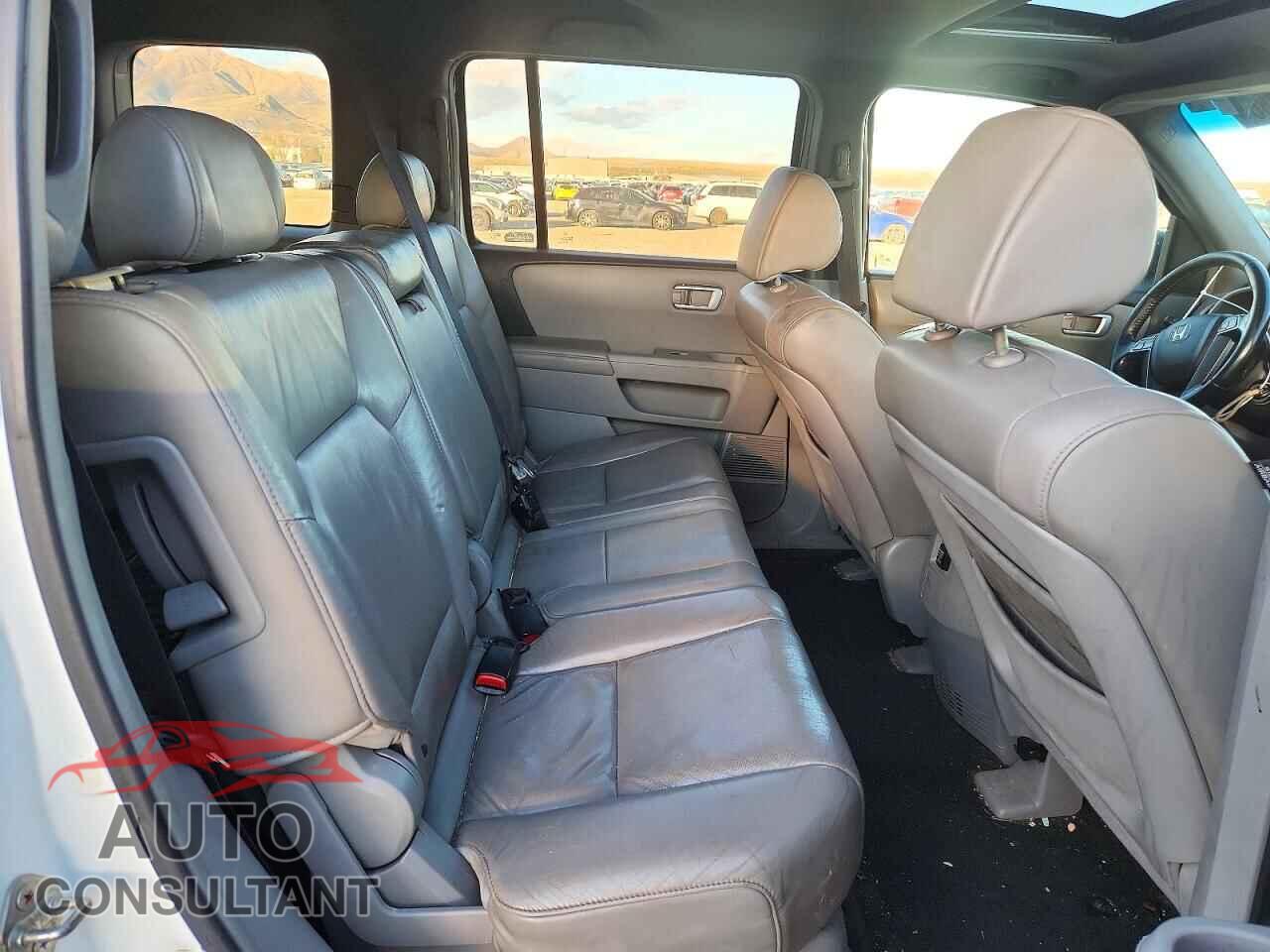 HONDA PILOT 2009 - 5FNYF48529B047277