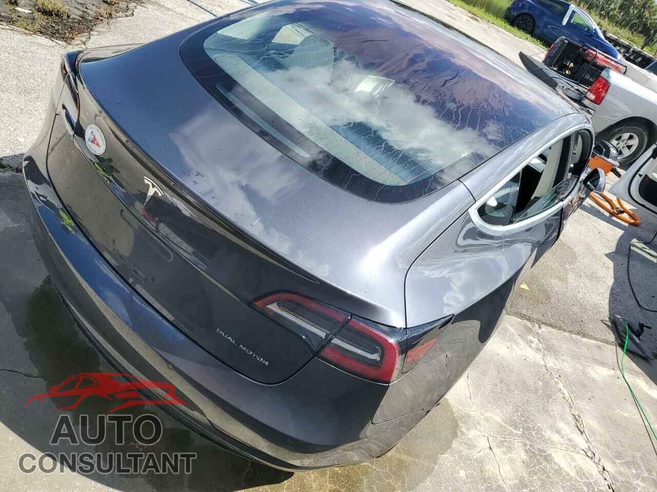 TESLA MODEL 3 2018 - 5YJ3E1EB0JF135836