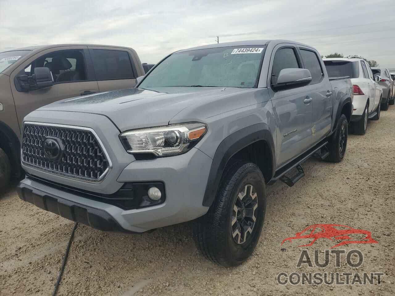 TOYOTA TACOMA 2018 - 5TFCZ5AN3JX156097