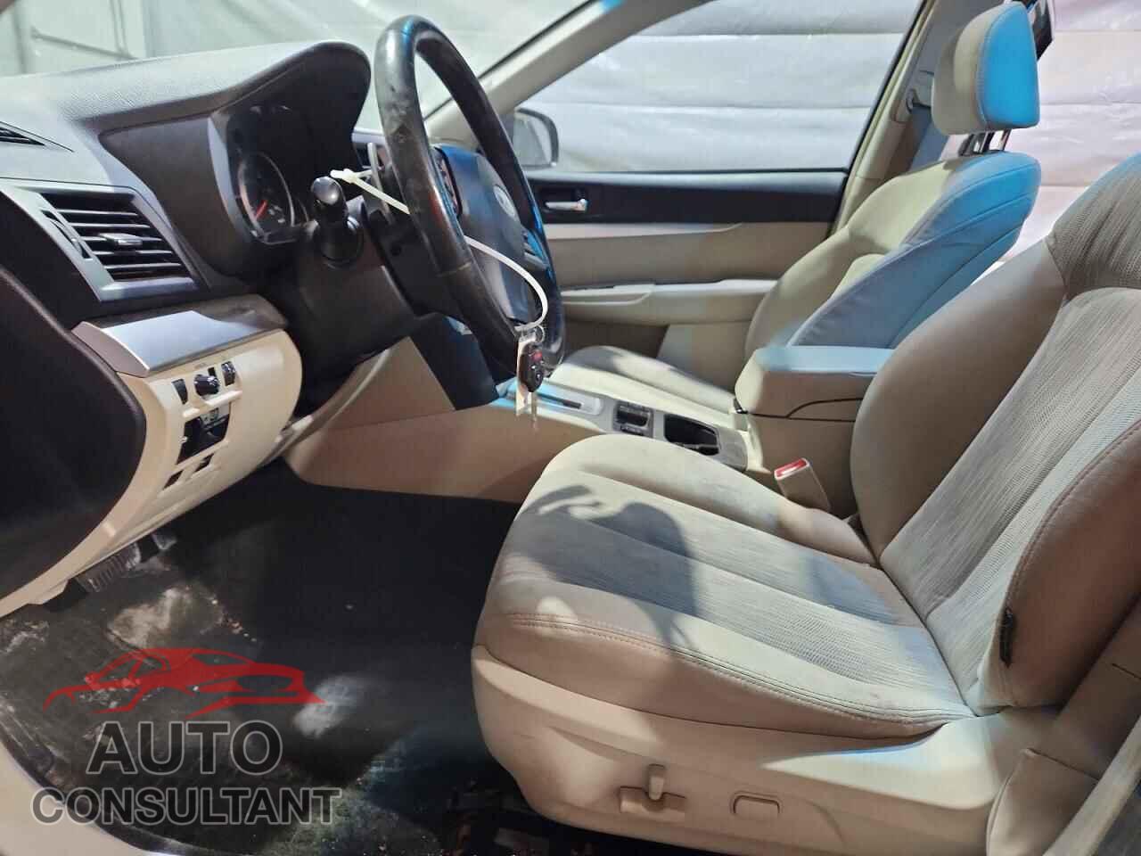 SUBARU OUTBACK 2013 - 4S4BRBGC6D3228577
