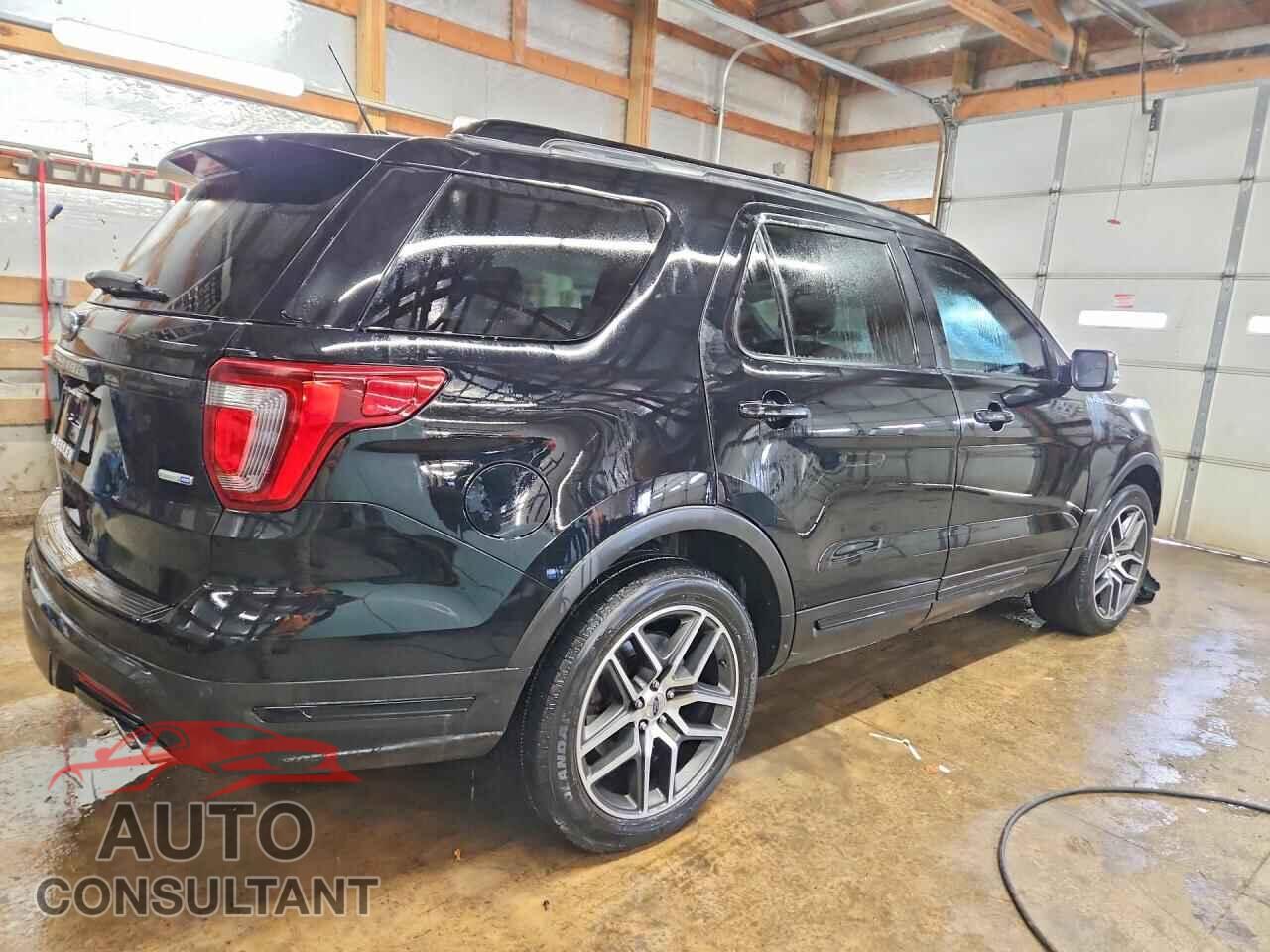 FORD EXPLORER 2018 - 1FM5K8GTXJGB46019