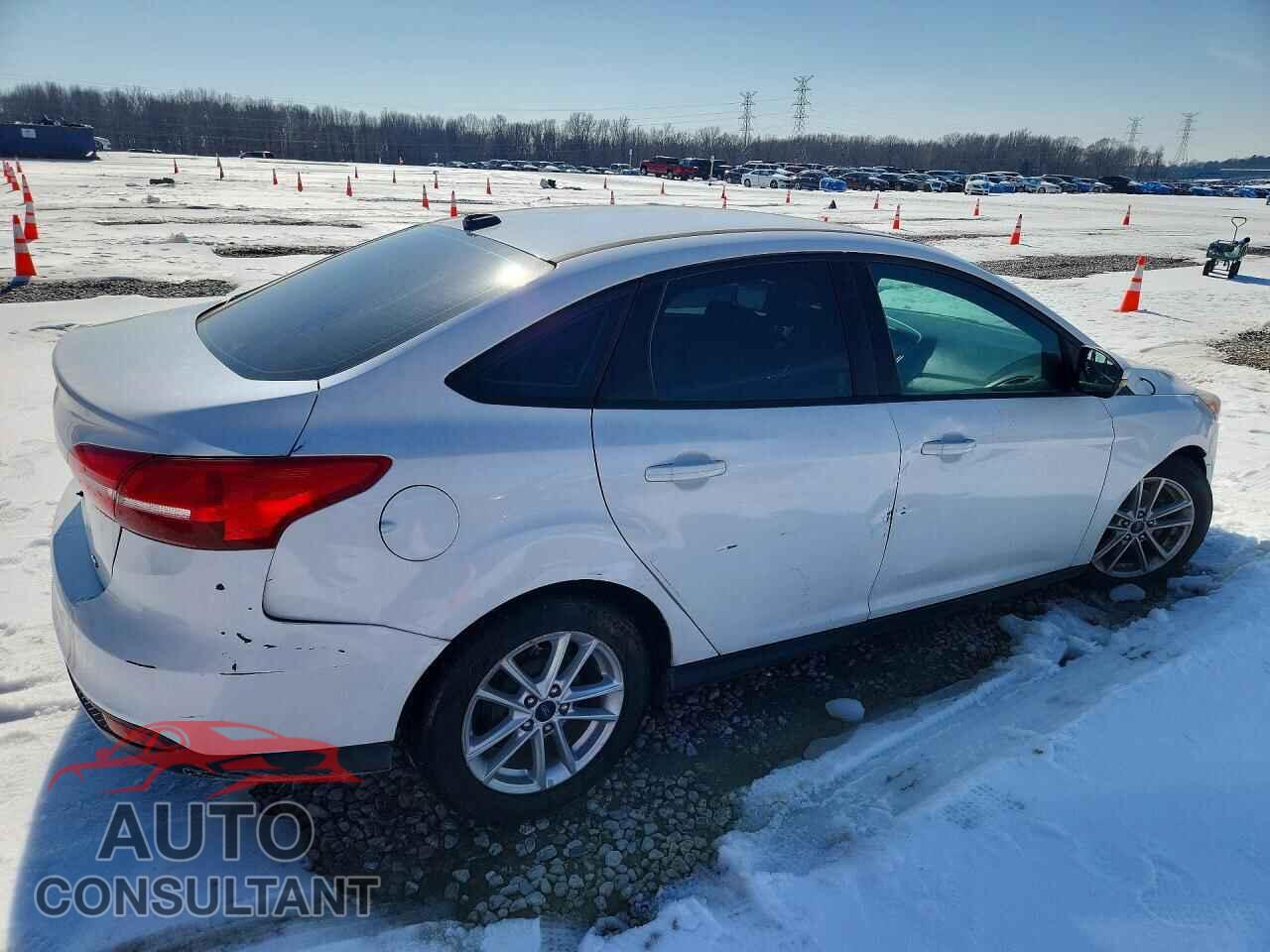 FORD FOCUS 2017 - 1FADP3F25HL285656