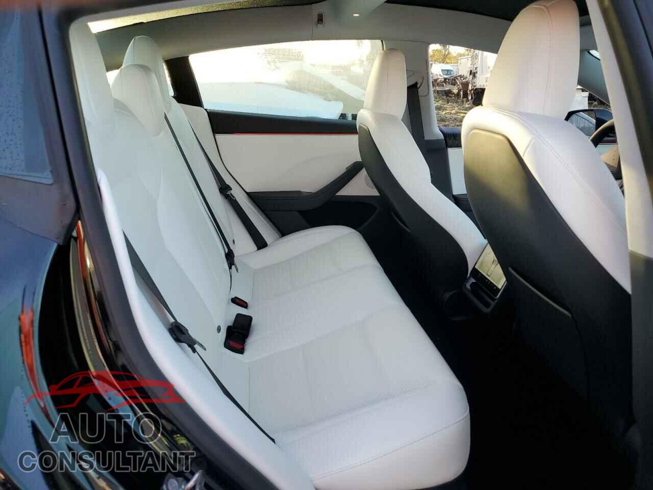 TESLA MODEL 3 2024 - 5YJ3E1EA0RF811365