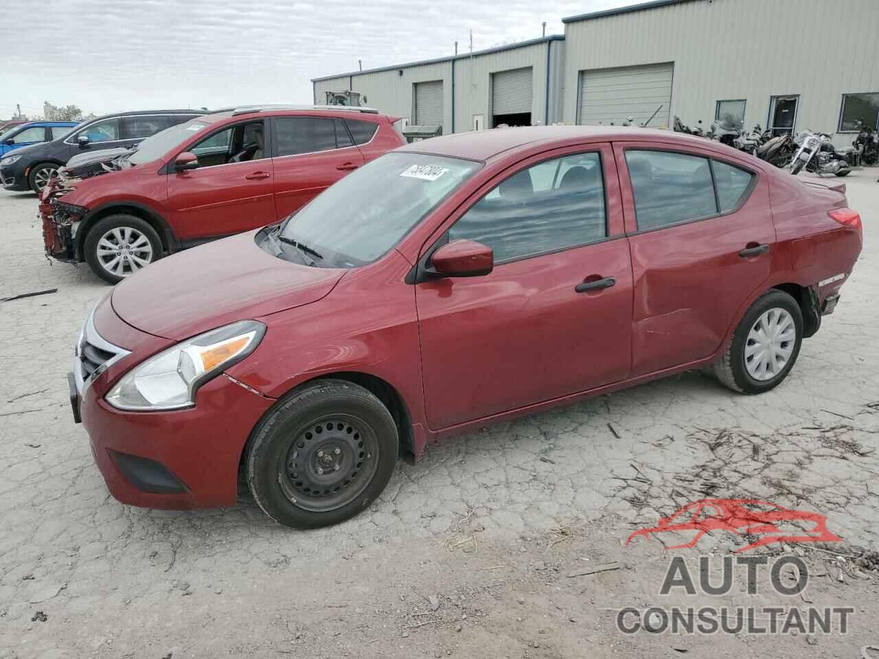 NISSAN VERSA 2018 - 3N1CN7AP8JL810082