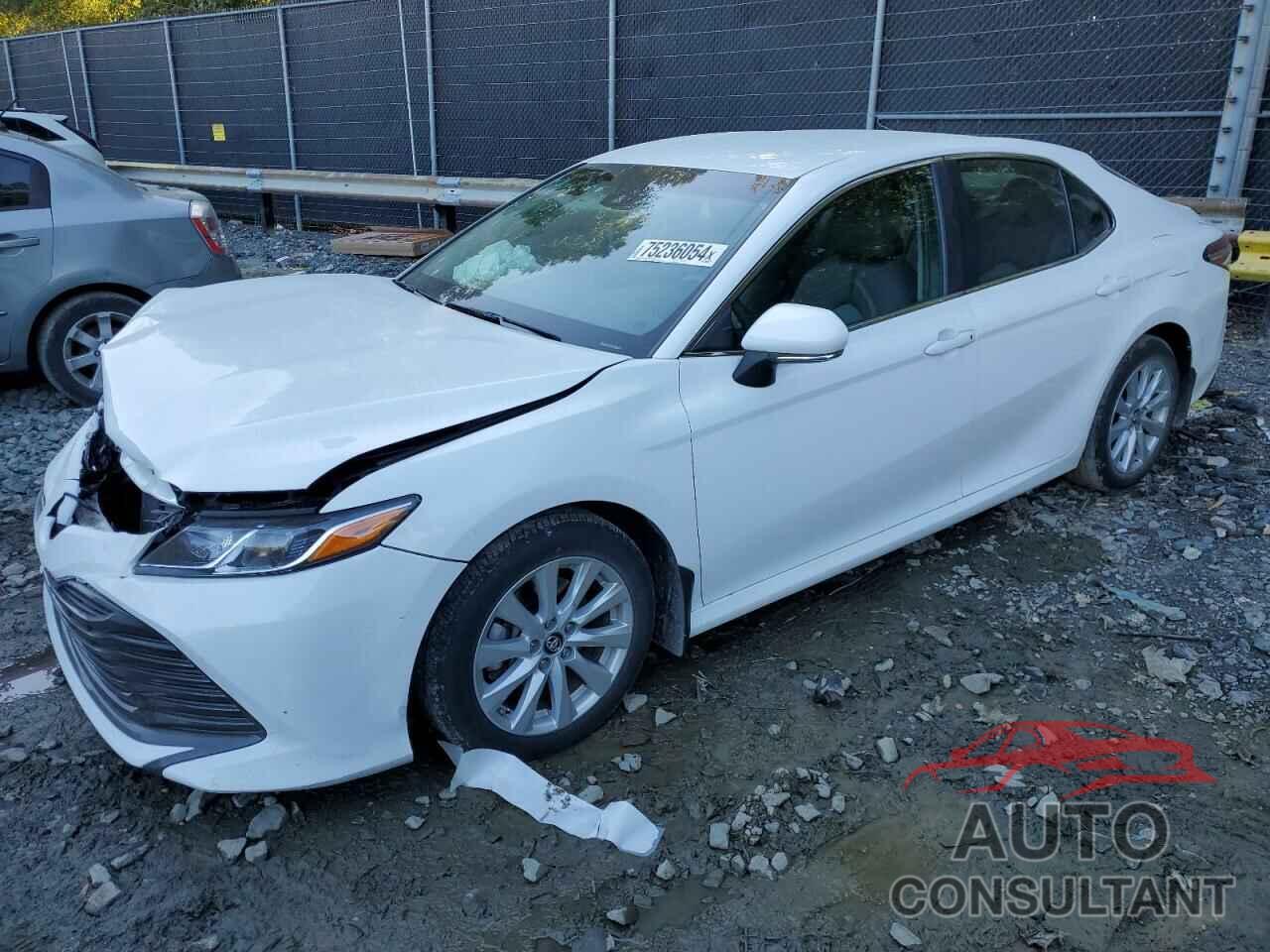 TOYOTA CAMRY 2018 - 4T1B11HK0JU647327