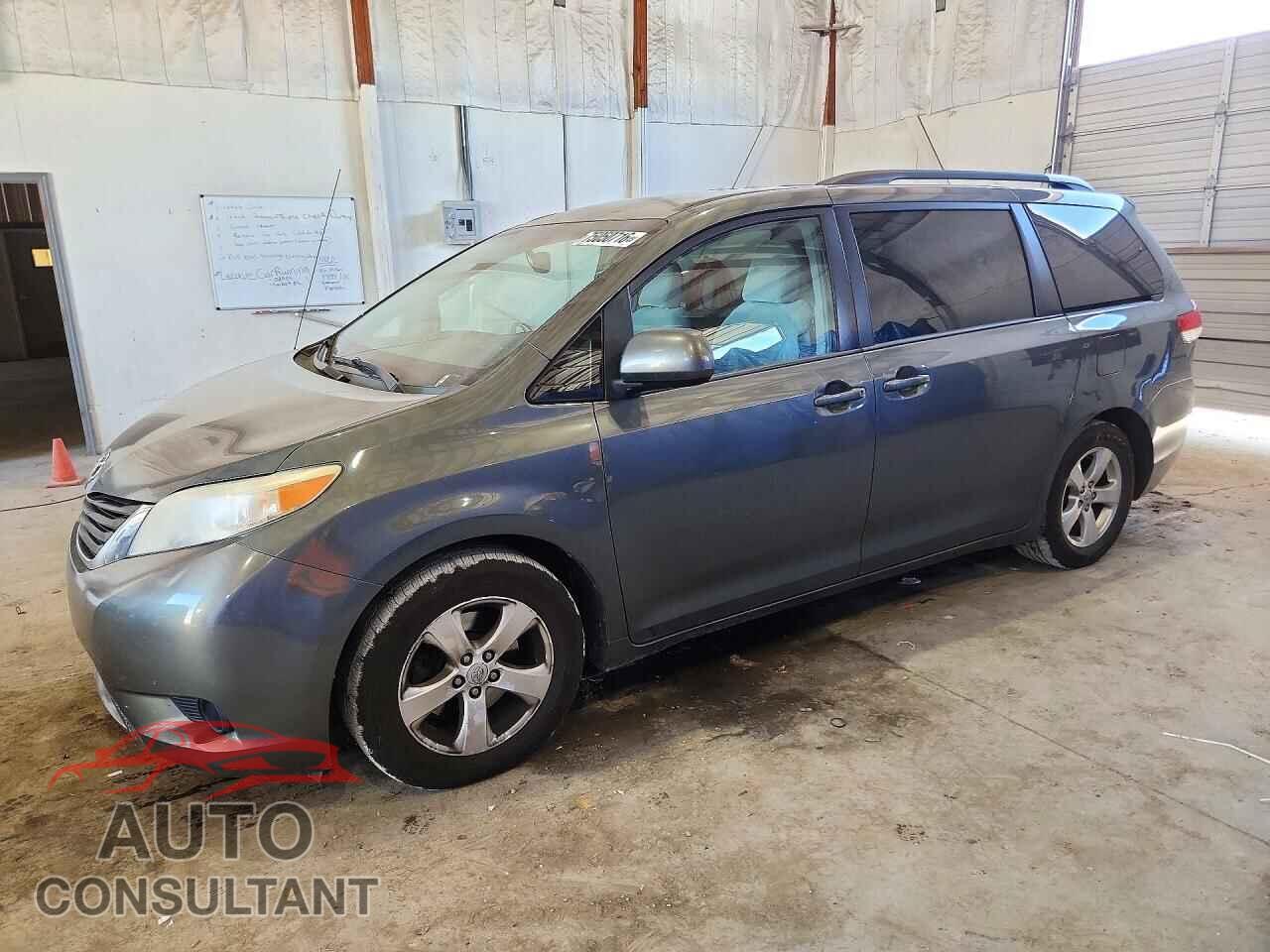 TOYOTA SIENNA 2013 - 5TDKK3DC8DS330304