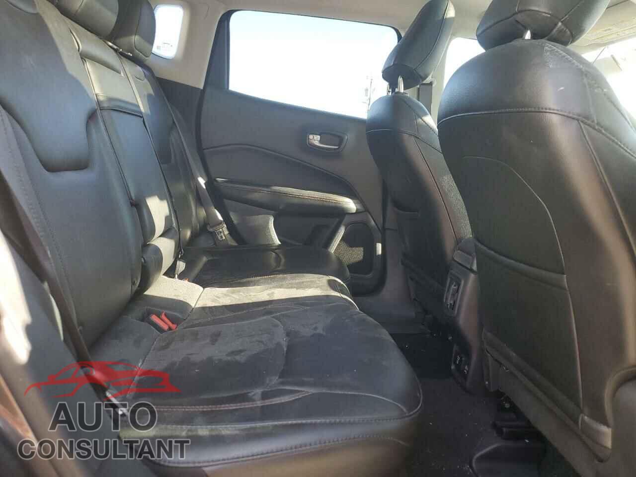 JEEP COMPASS 2018 - 3C4NJDCB5JT399838