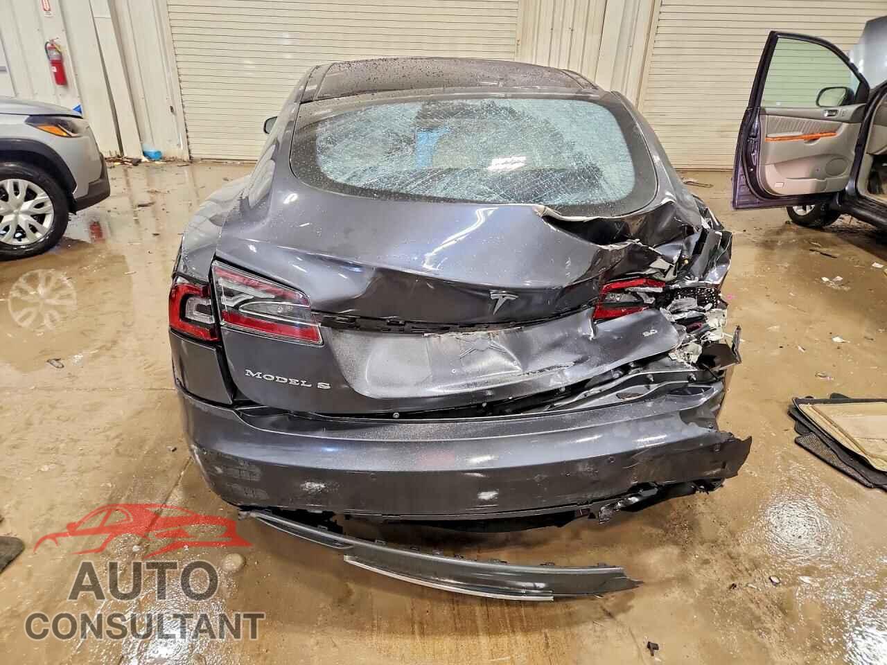 TESLA MODEL S 2015 - 5YJSA1E15FF114115