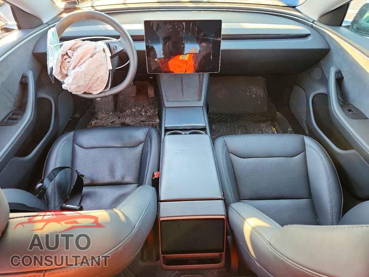 TESLA MODEL 3 2024 - 5YJ3E1EB3RF795848