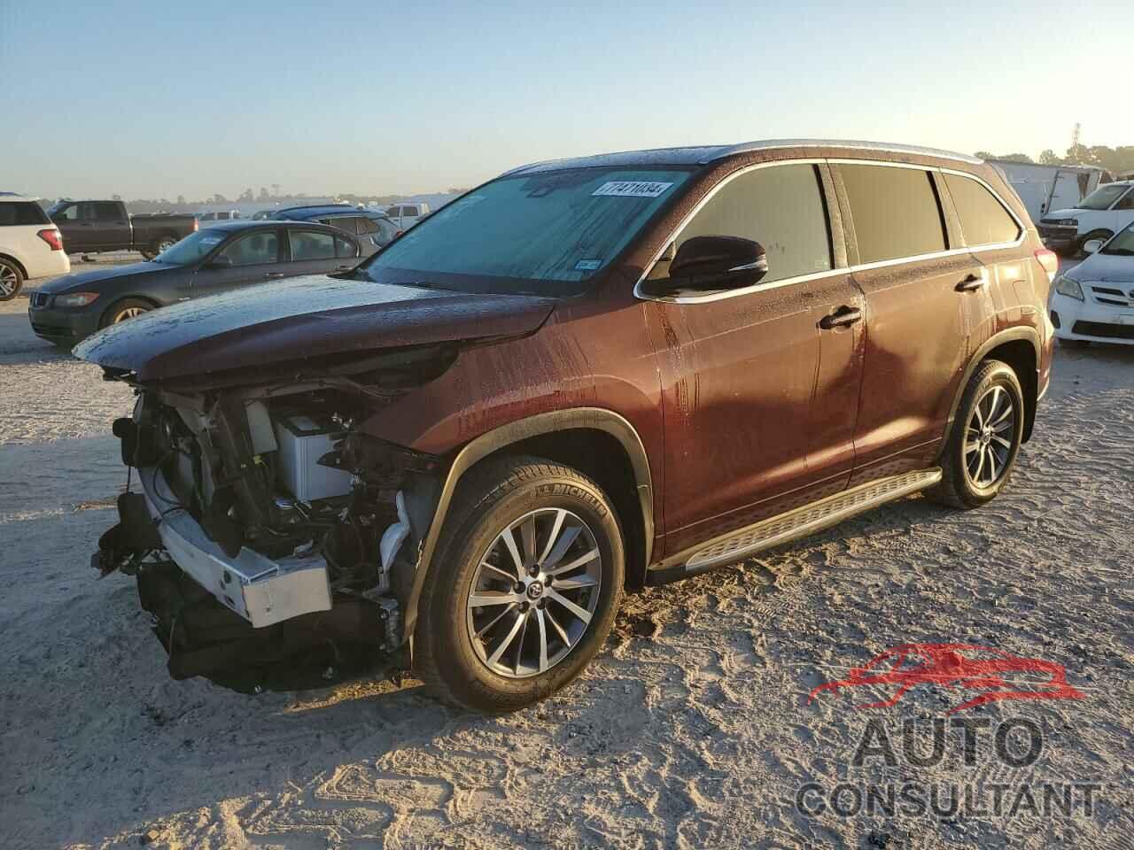 TOYOTA HIGHLANDER 2018 - 5TDKZRFH8JS276201