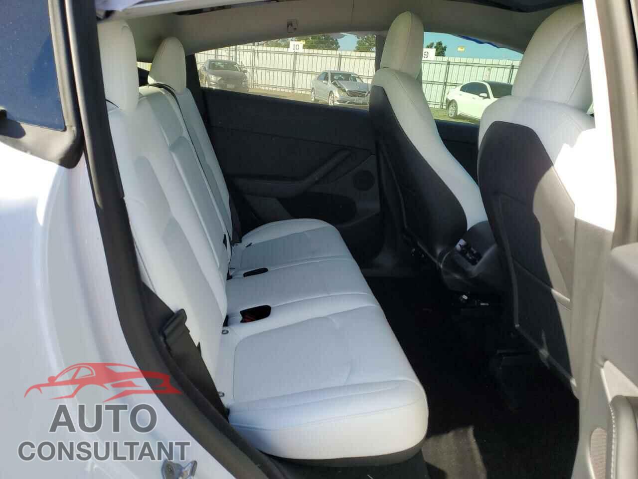 TESLA MODEL Y 2023 - 7SAYGDEE2PF629283