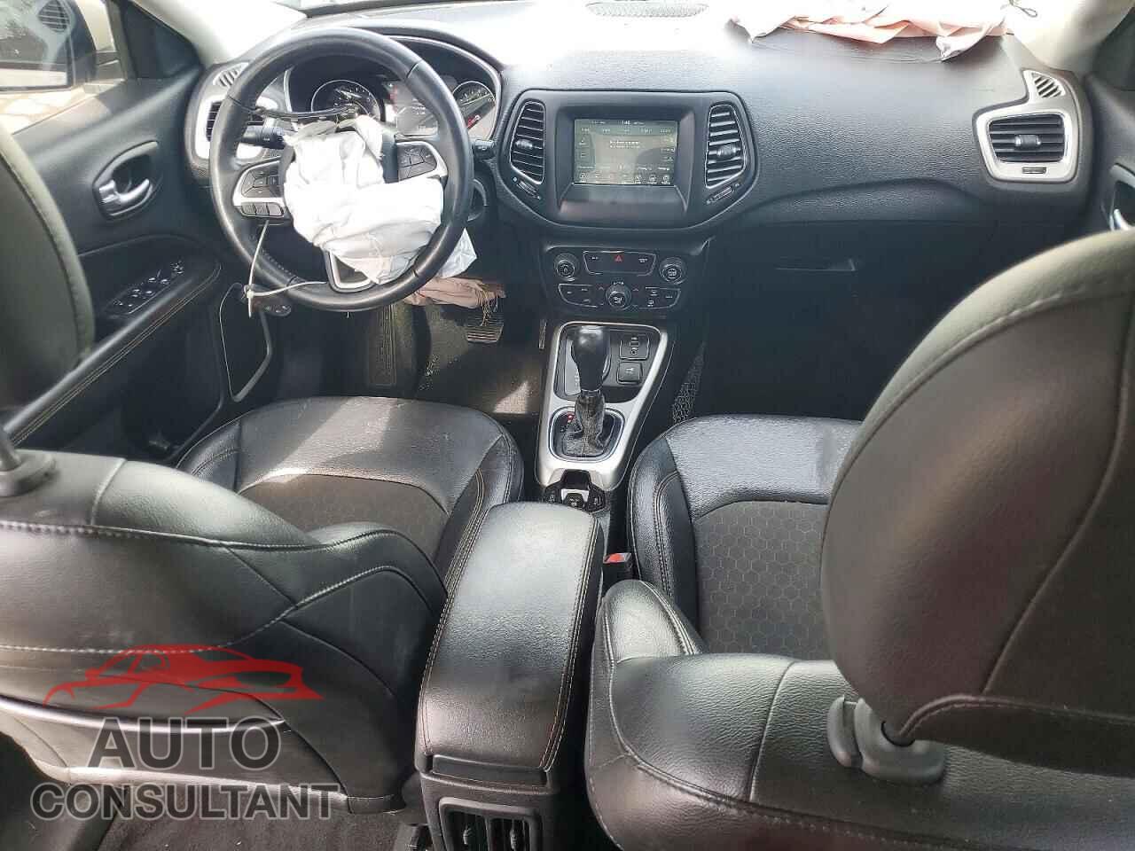 JEEP COMPASS 2019 - 3C4NJDBB0KT695952