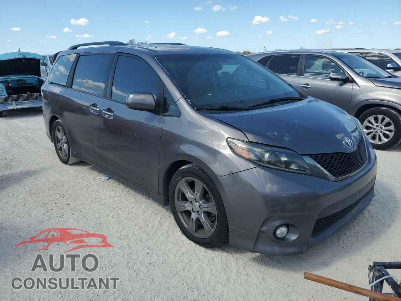 TOYOTA SIENNA 2017 - 5TDXZ3DC3HS818390