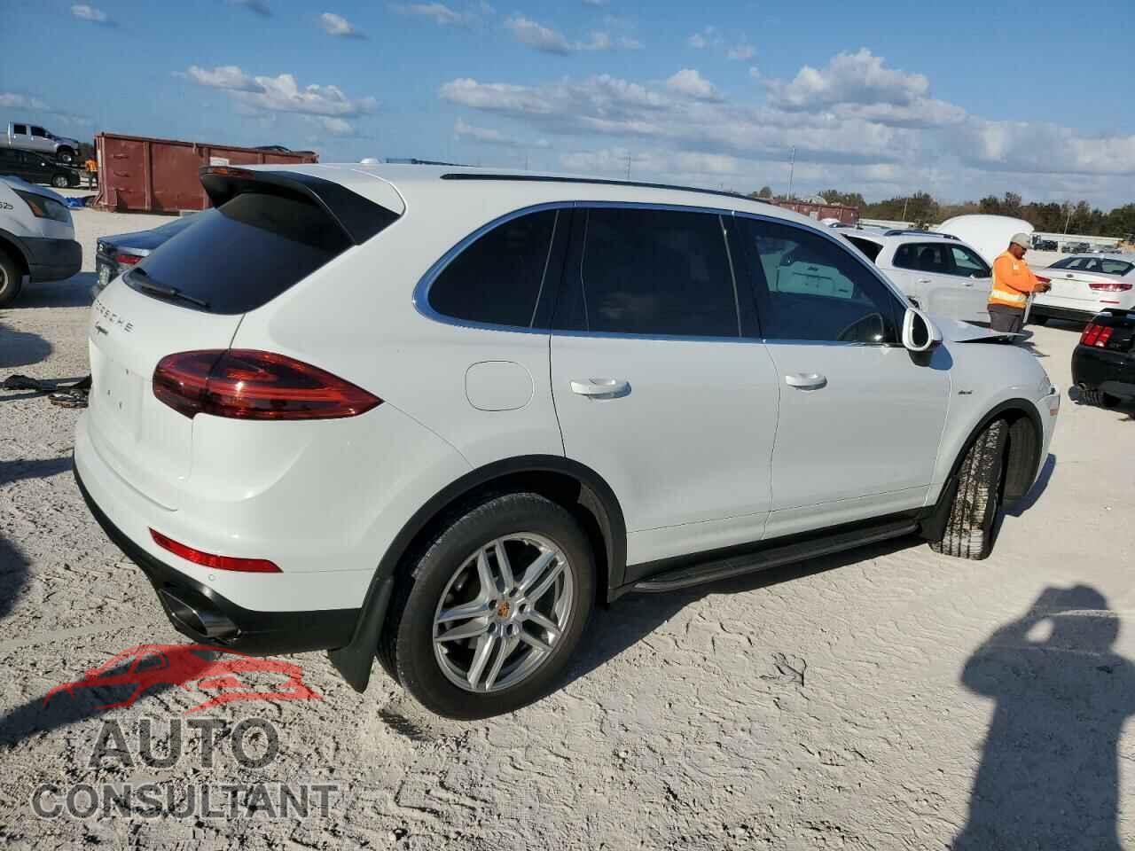 PORSCHE CAYENNE 2016 - WP1AF2A29GKA44400