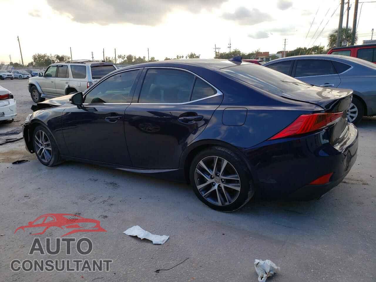 LEXUS IS 2018 - JTHC81D24J5029365