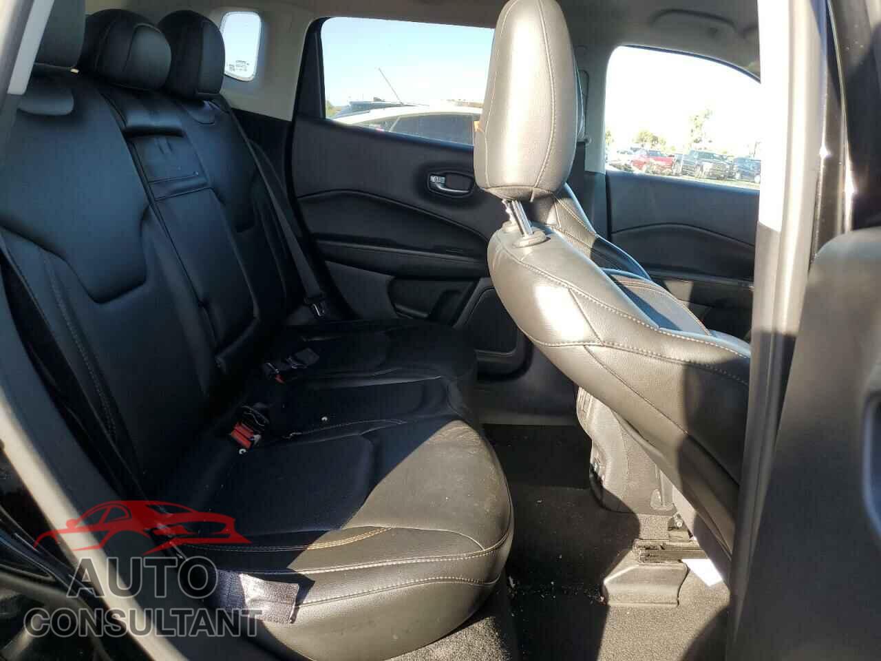JEEP COMPASS 2018 - 3C4NJDCB0JT340907