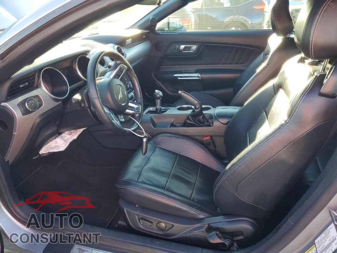 FORD MUSTANG 2021 - 1FATP8UH6M5100156
