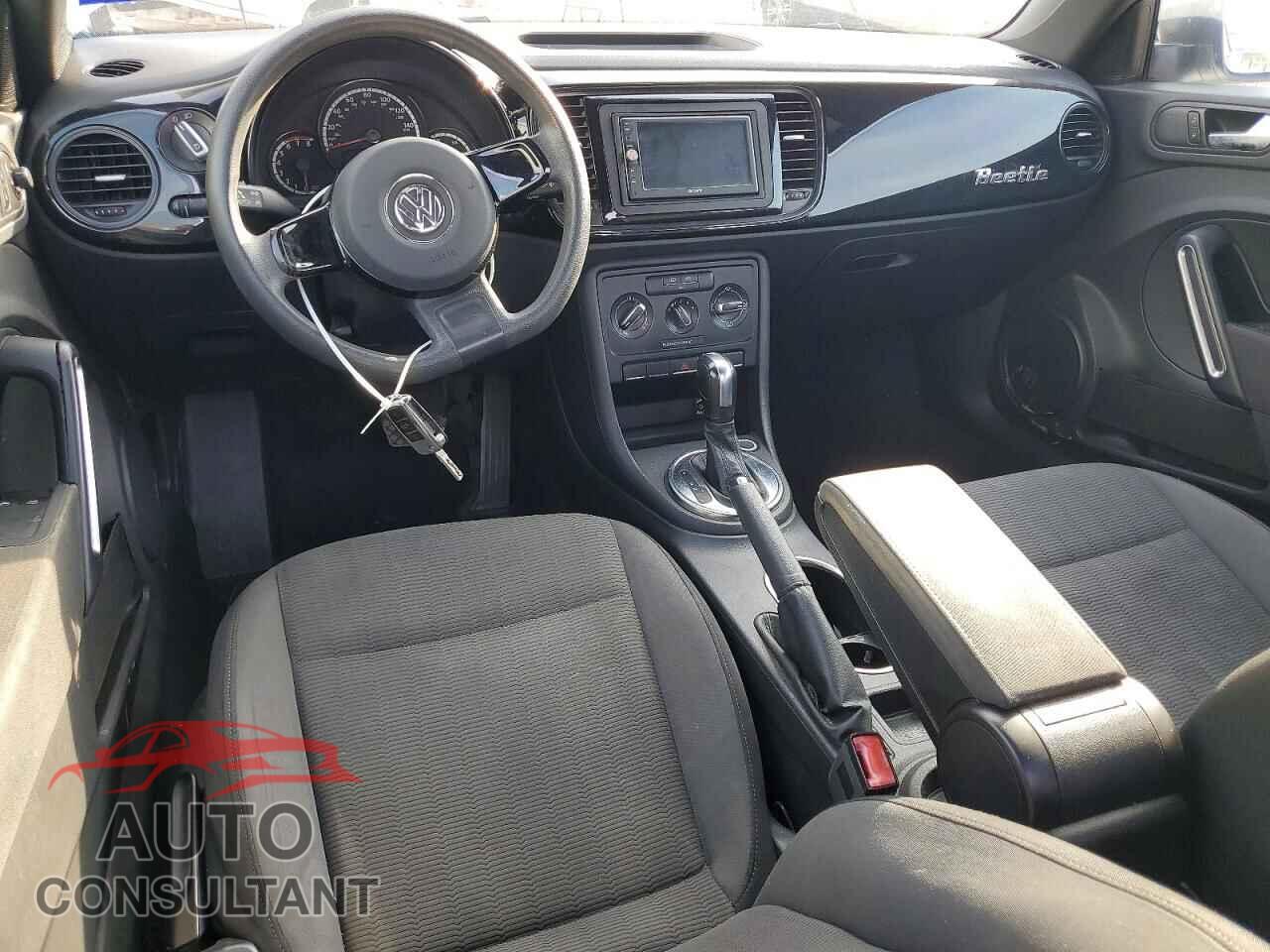 VOLKSWAGEN BEETLE 2013 - 3VWFP7AT7DM643906