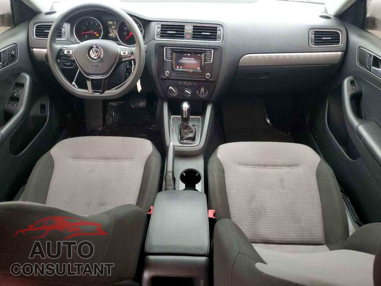 VOLKSWAGEN JETTA 2017 - 3VW2B7AJ8HM350906