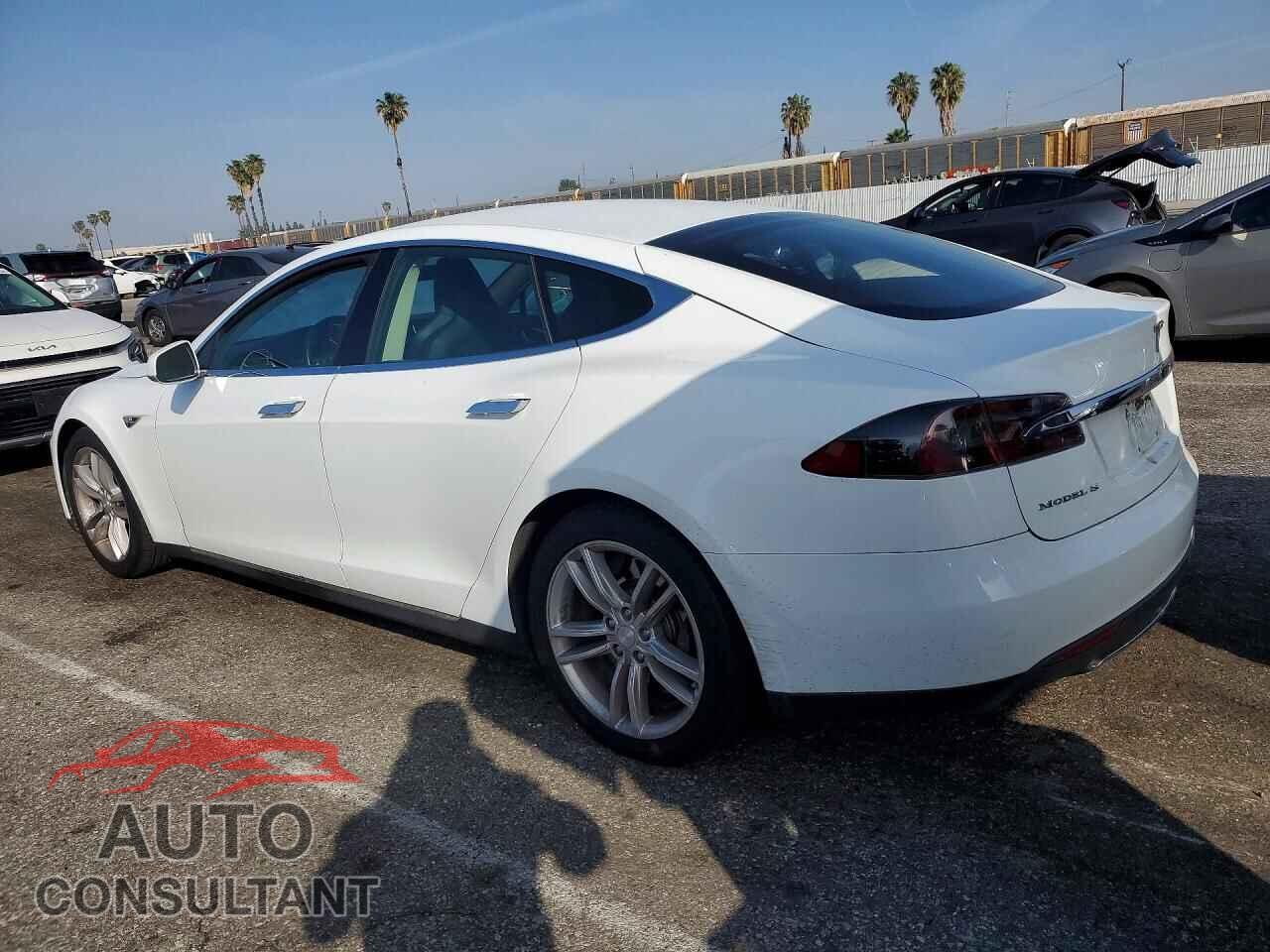 TESLA MODEL S 2013 - 5YJSA1DG9DFP10850