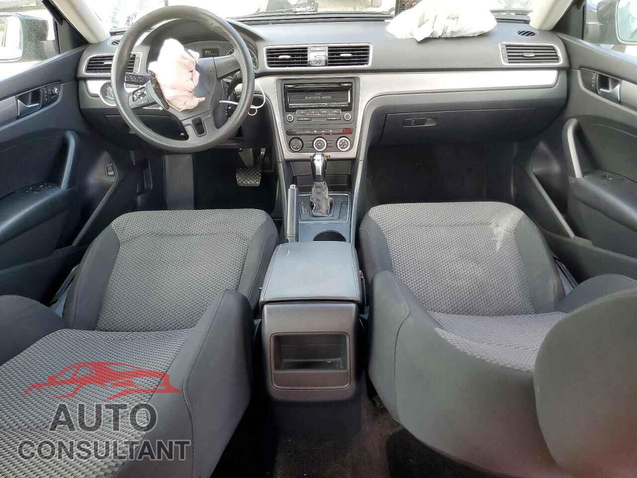 VOLKSWAGEN PASSAT 2015 - 1VWAT7A35FC079683