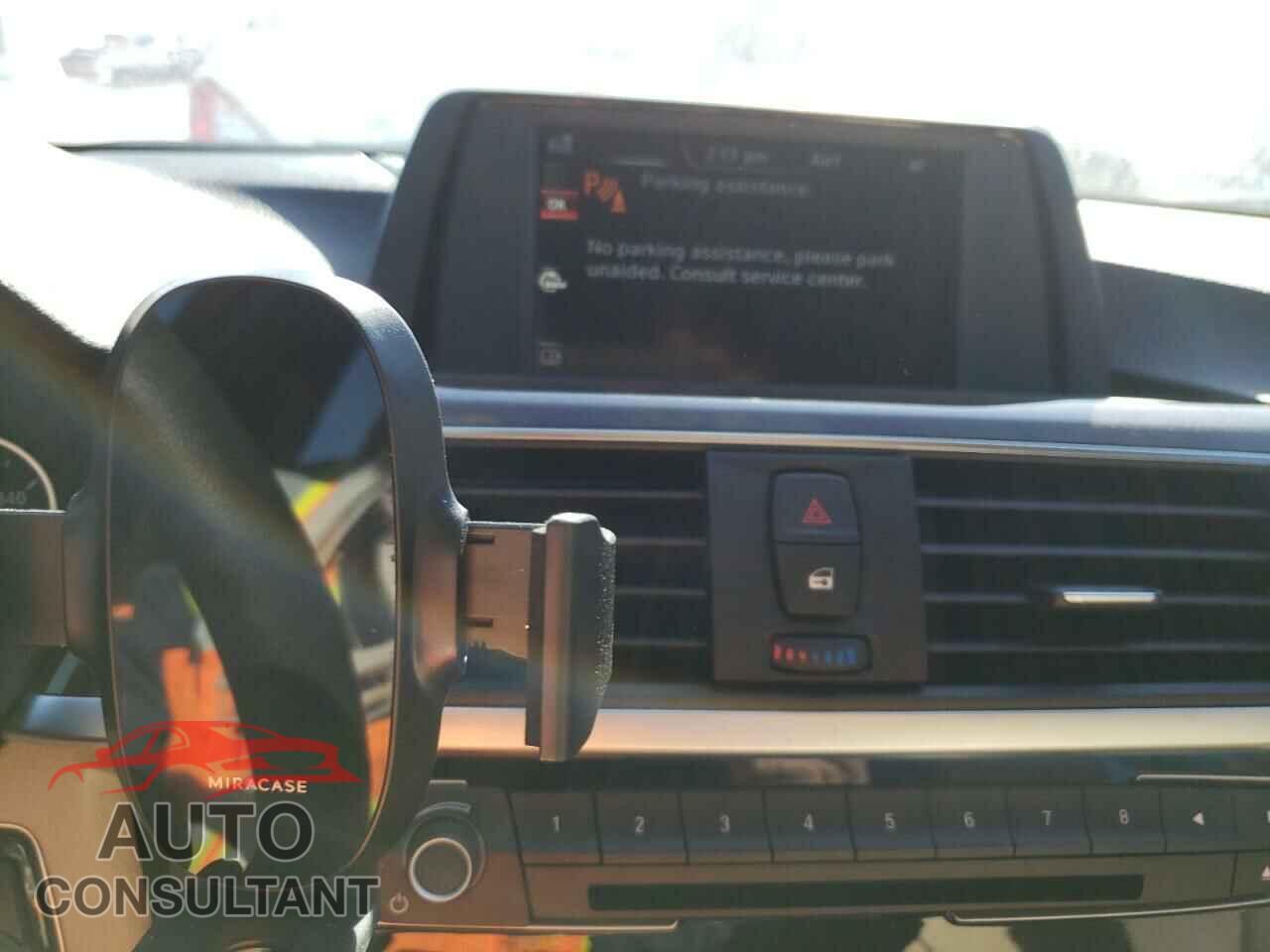 BMW 3 SERIES 2016 - WBA8E3G55GNU02002