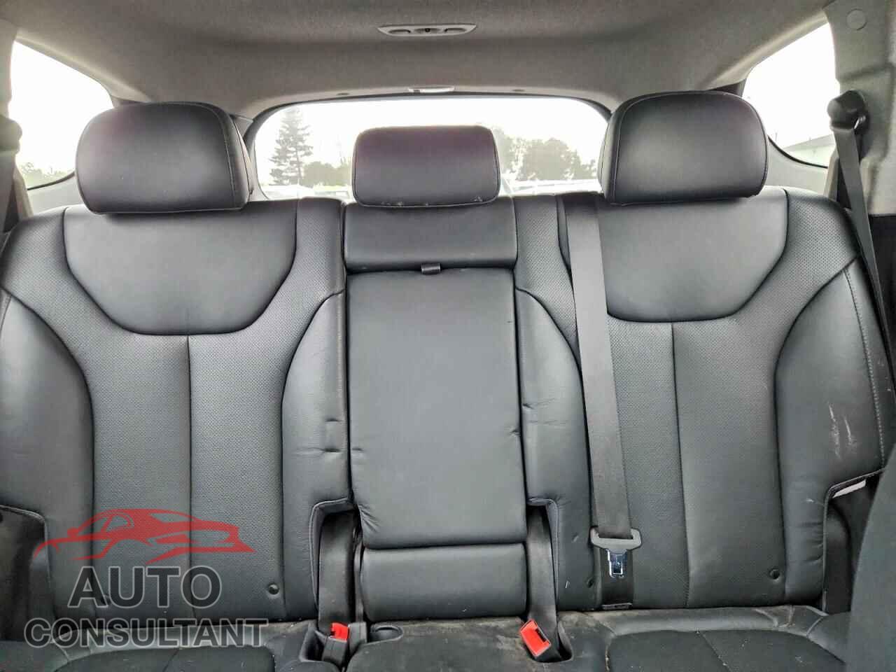 HYUNDAI SANTA FE 2019 - 5NMS5CAA5KH079526