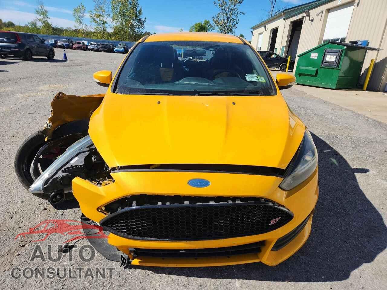 FORD FOCUS 2015 - 1FADP3L92FL304646