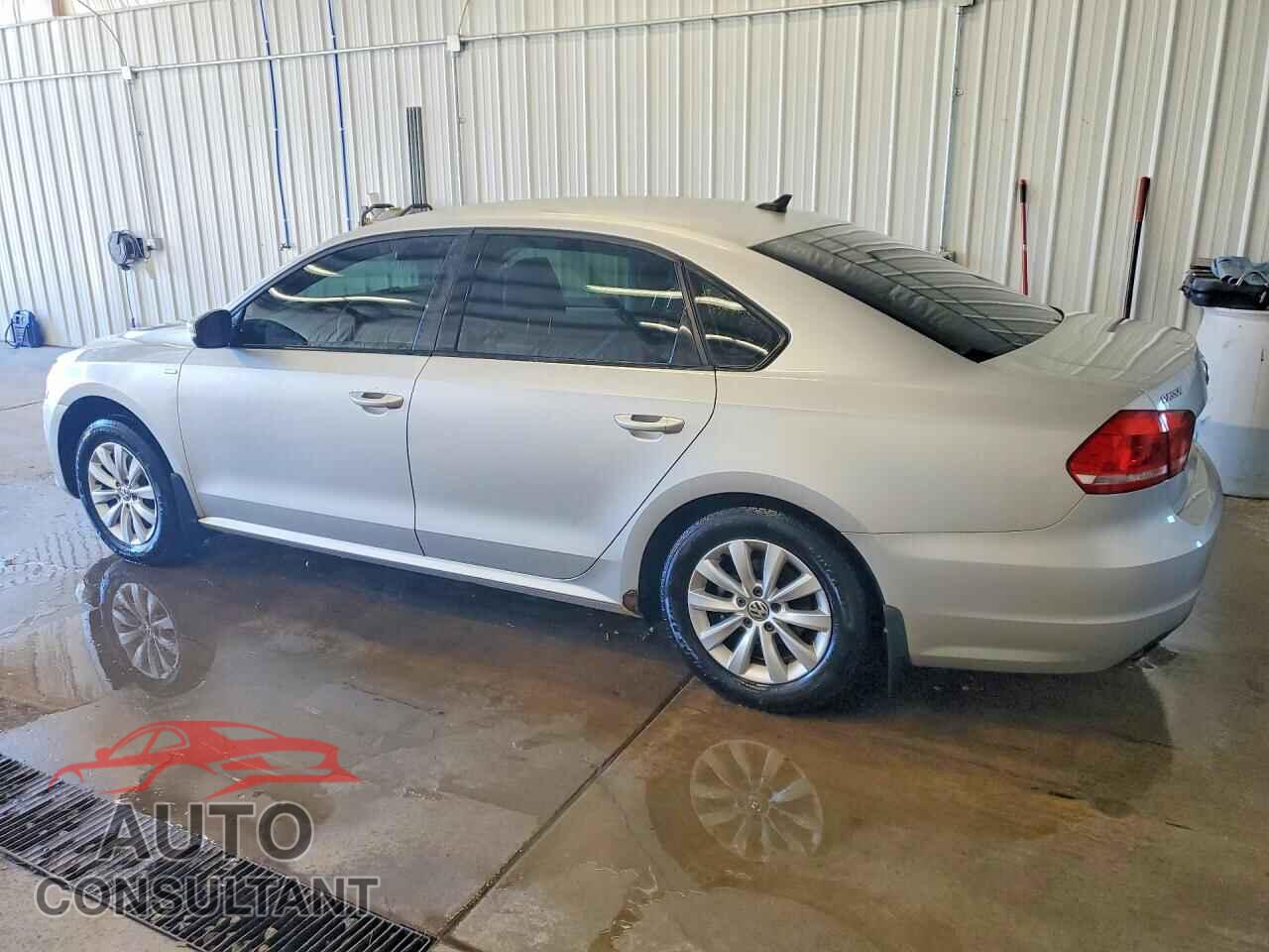 VOLKSWAGEN PASSAT 2014 - 1VWAT7A37EC111189