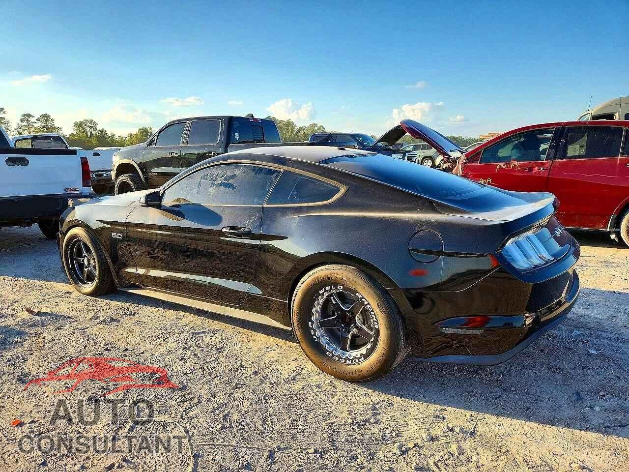 FORD MUSTANG 2018 - 1FA6P8CF8J5184103