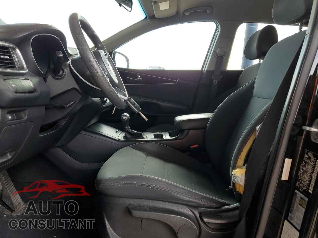 KIA SORENTO 2017 - 5XYPGDA55HG188015