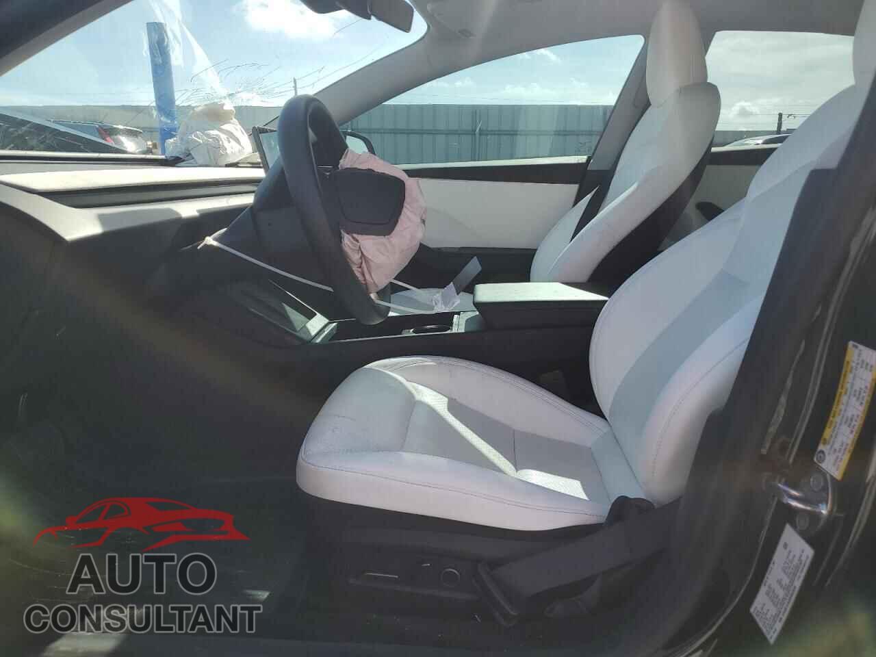 TESLA MODEL 3 2024 - 5YJ3E1EA4RF862805