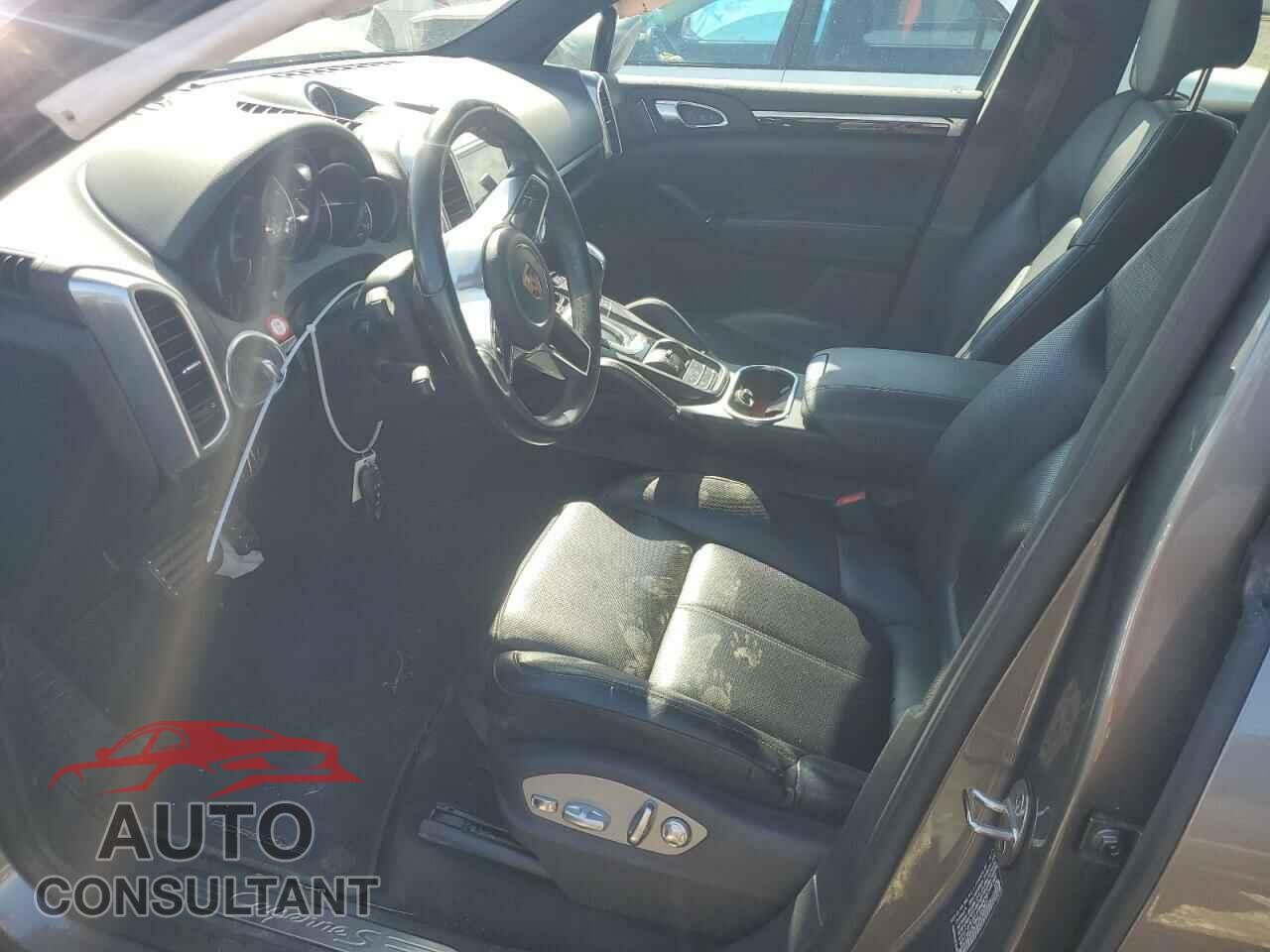 PORSCHE CAYENNE 2017 - WP1AB2A29HLA52651
