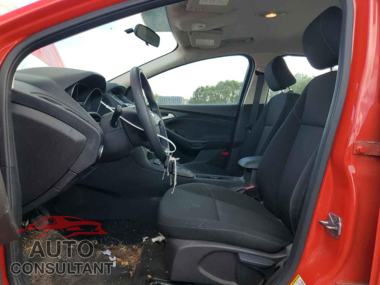 FORD FOCUS 2015 - 1FADP3F28FL373226