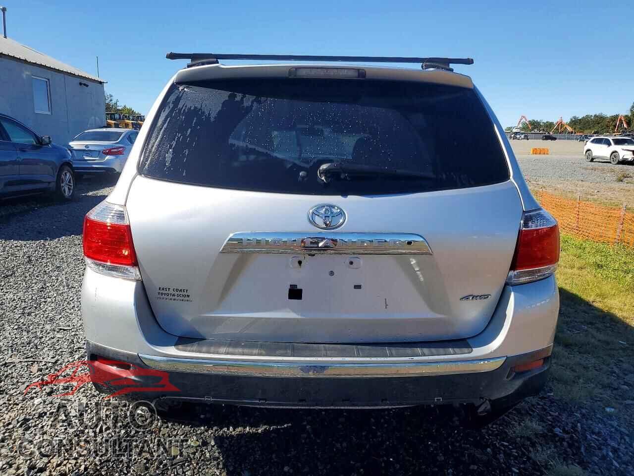 TOYOTA HIGHLANDER 2011 - 5TDBK3EH4BS070958