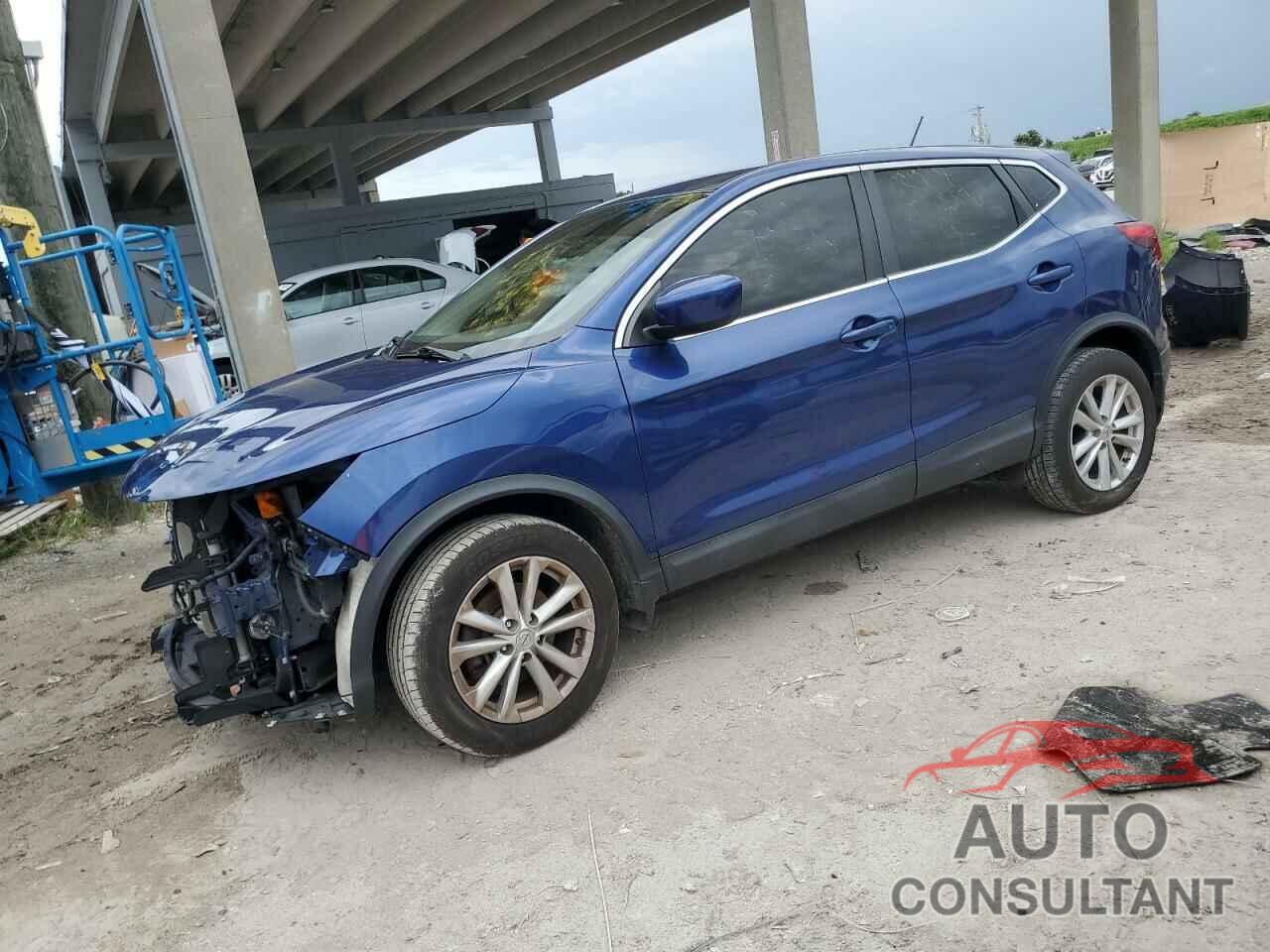 NISSAN ROGUE 2018 - JN1BJ1CR2JW203205