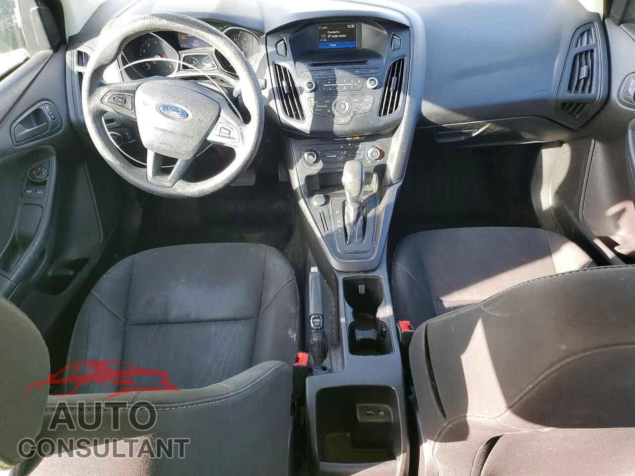 FORD FOCUS 2017 - 1FADP3E26HL254398