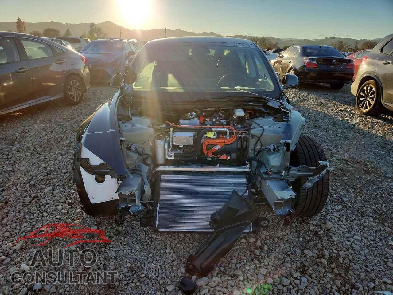 TESLA MODEL 3 2025 - 5YJ3E1EA0SF036734