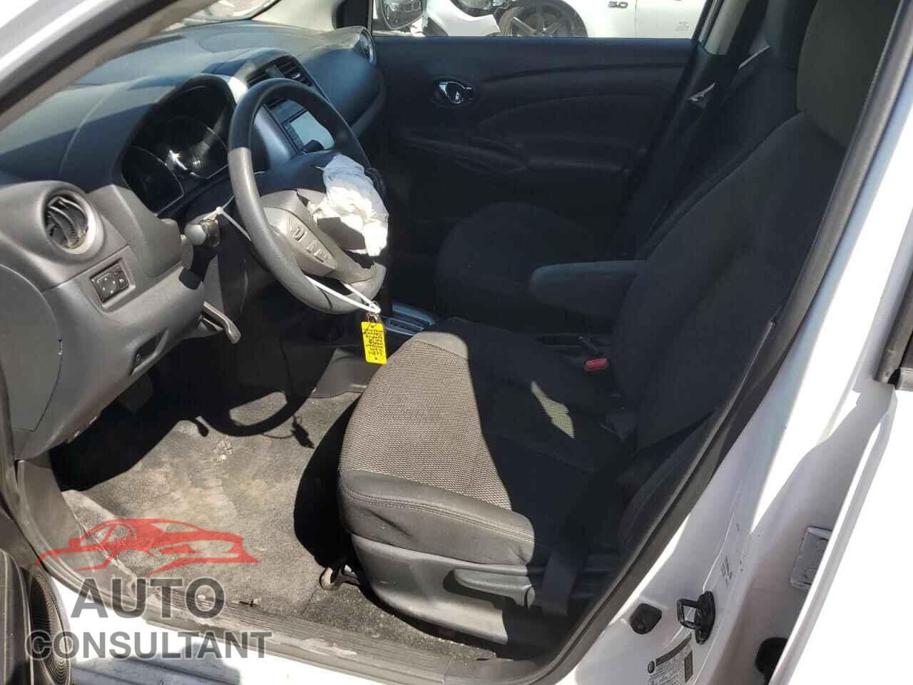 NISSAN VERSA 2019 - 3N1CN7AP3KL864830