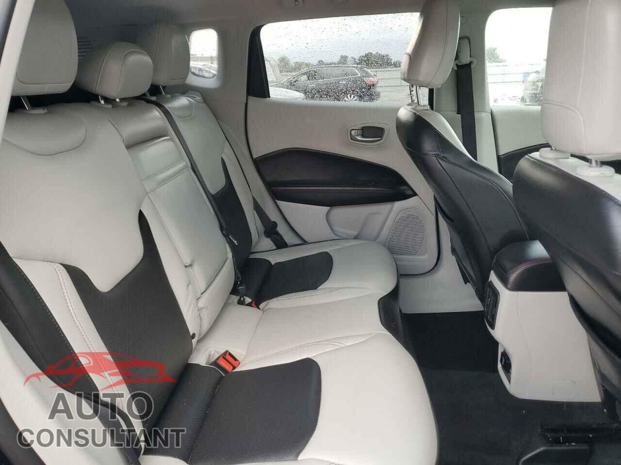 JEEP COMPASS 2018 - 3C4NJDCB5JT281210