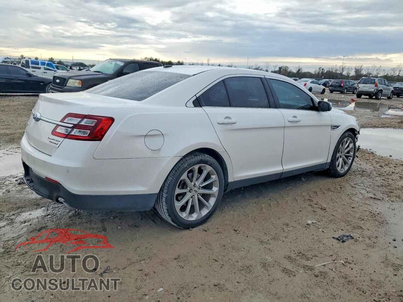 FORD TAURUS 2018 - 1FAHP2F8XJG135668
