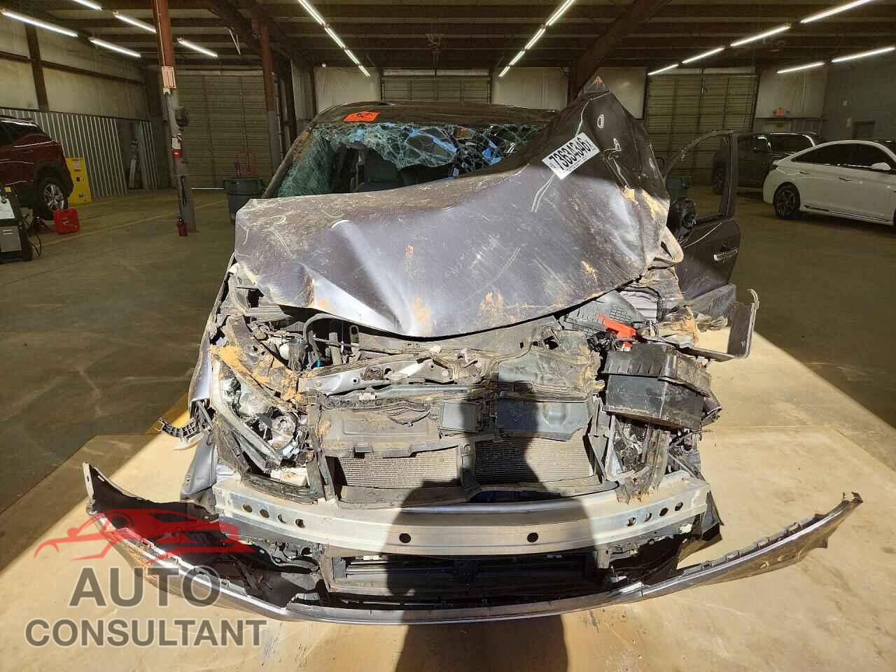 HONDA ODYSSEY 2018 - 5FNRL6H70JB021257