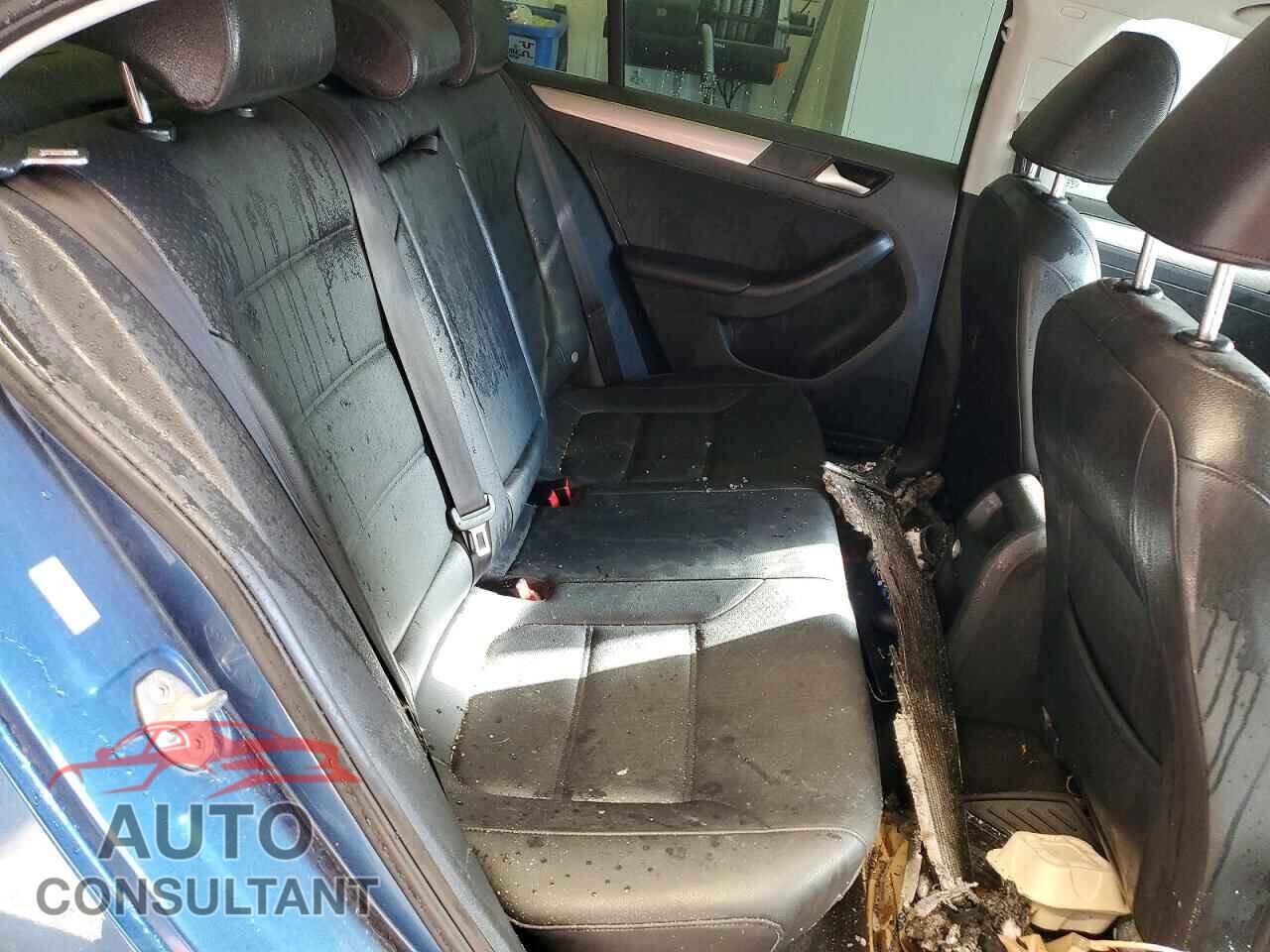 VOLKSWAGEN JETTA 2017 - 3VWDB7AJ2HM235324