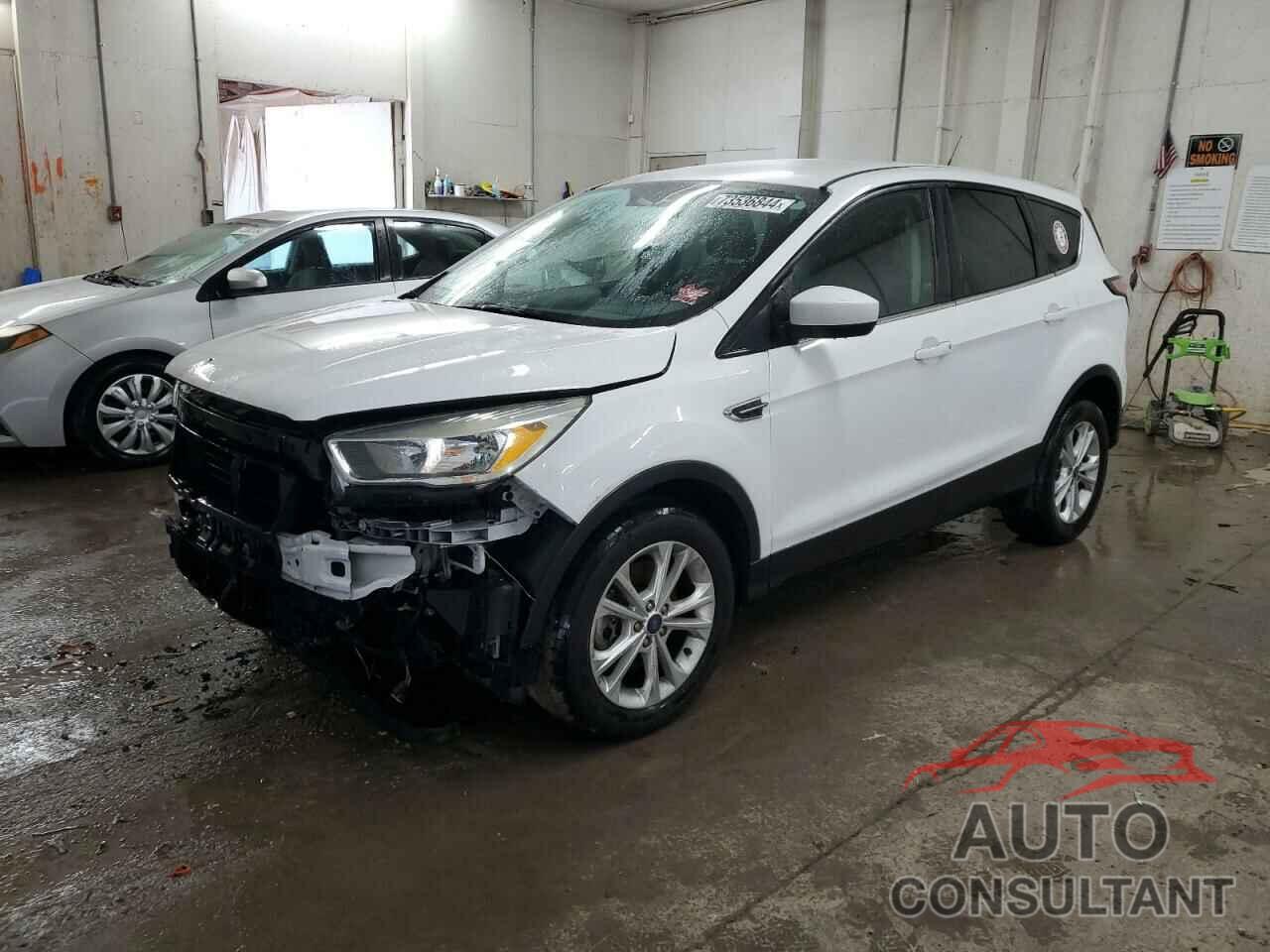 FORD ESCAPE 2017 - 1FMCU9GD4HUB83000